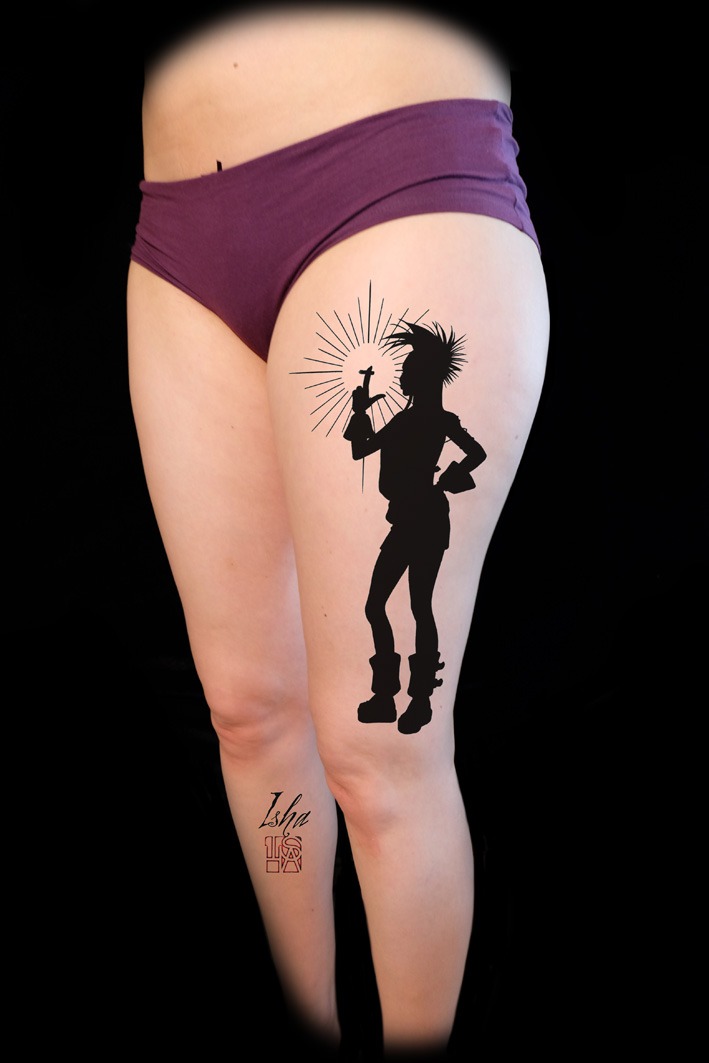 isha-daw-tattoo-cigarette-ombre-chinoise-cuisse-black-tattoo