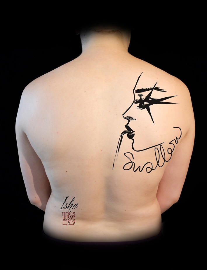 isha-daw-tattoo-omoplate-profil-black-tattoo