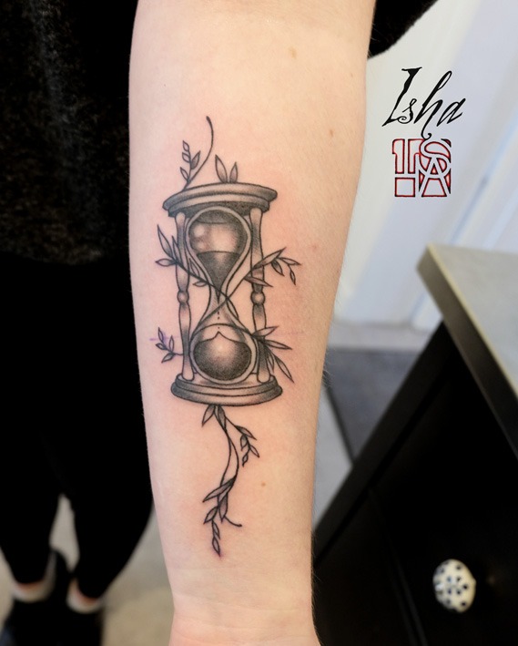 isha-daw-tattoo-sablier-Loches
