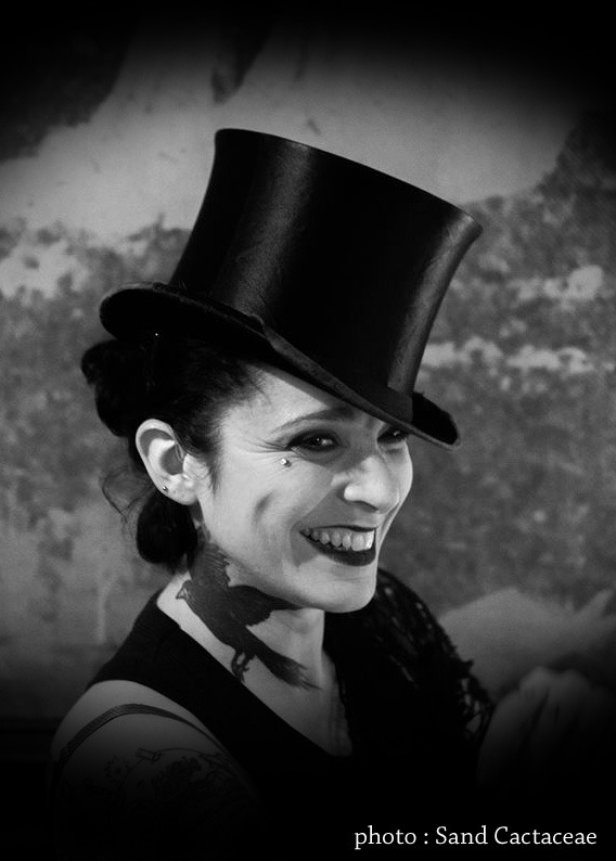 isha-idawl-Tattouage - Loches - Indre et Loire - 37