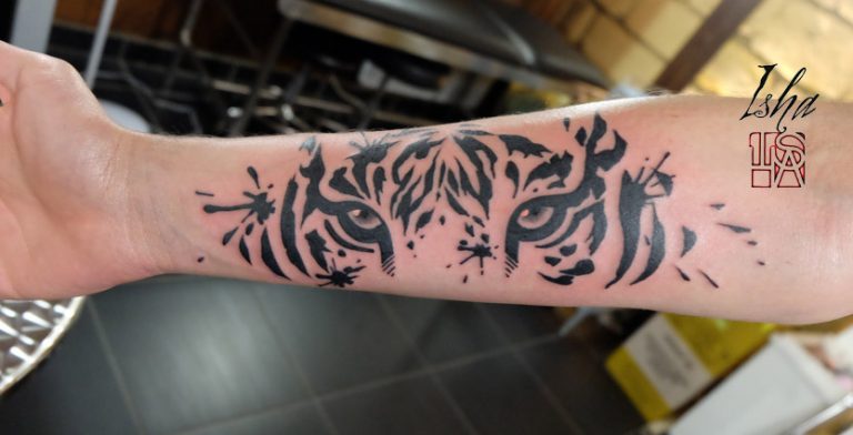 isha-tigre-taches