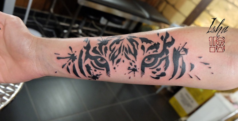 isha-tigre-taches